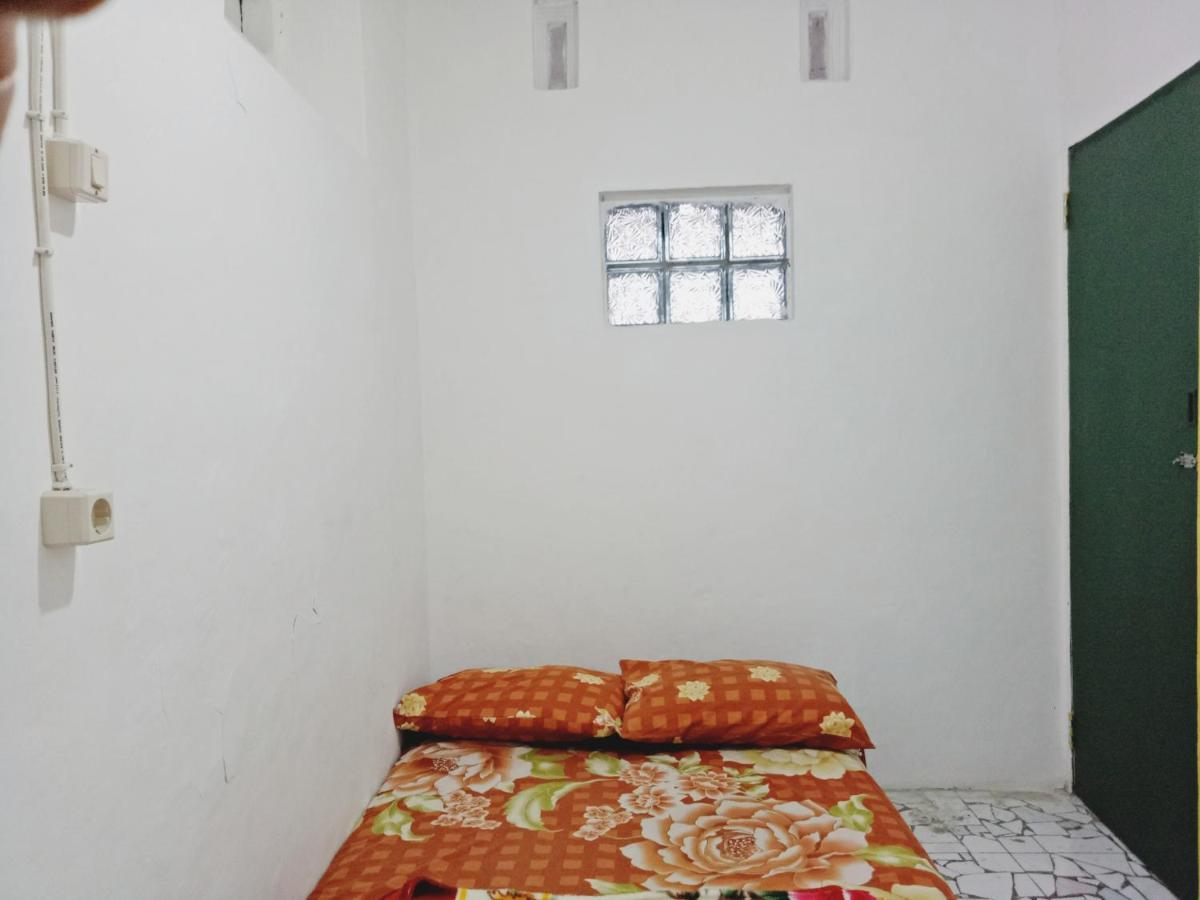 Griya Backpacker Pak Yon Bed and Breakfast Μαλάνγκ Εξωτερικό φωτογραφία
